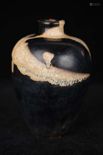A Jizhou Kiln Porcelain Plum Vase