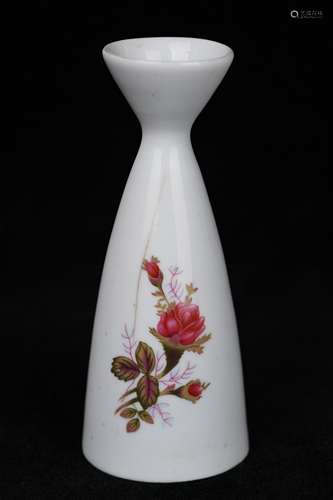 A Famille Rose Porcelain Vase