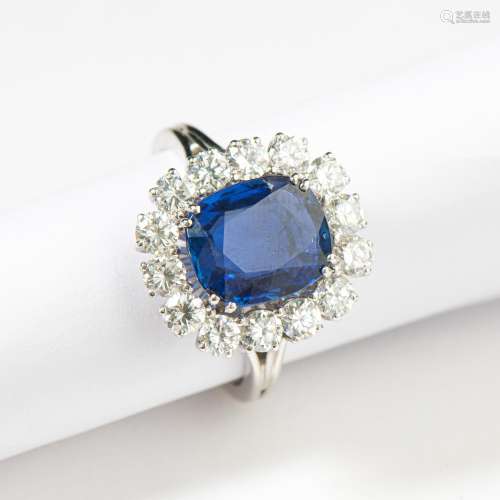 AN EXCEPTIONAL NATURAL BURMESE SAPPHIRE AND DIAMOND RING