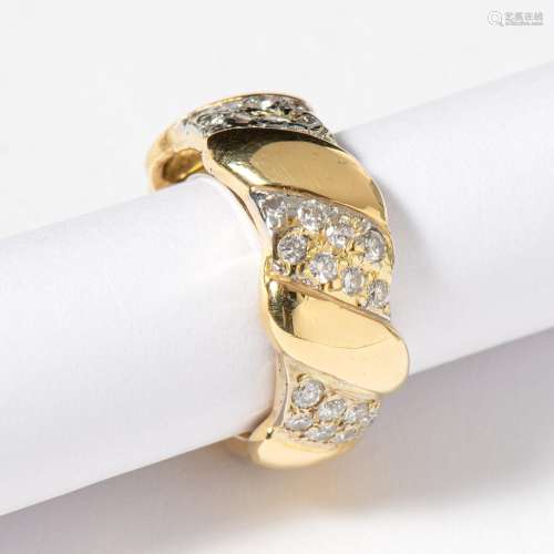 AN 18 YELLOW GOLD, PLATINUM AND DIAMOND RING BY DAVID WEBB
