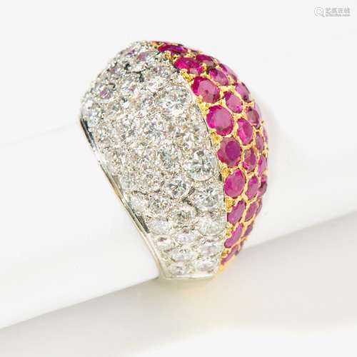 A PLATINUM AND 18 CARAT WHITE AND YELLOW GOLD BOULE RING