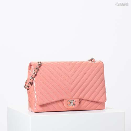 A CHANEL PINK CHEVRON QUILTED PATENT LEATHER MAXI CLASSIC SI...