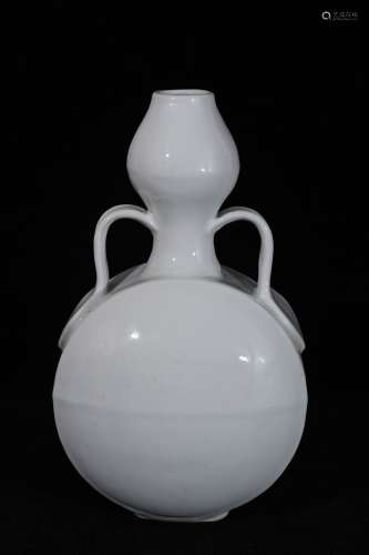 A White Glaze Porcelain Gourd Bottle