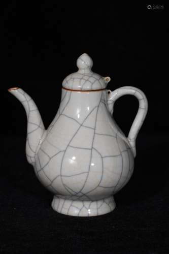 A Ge Kiln Pear Shape Porcelain Tea Pot