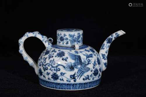 A Blue And White Phoenix  Pattern Porcelain Tea Pot
