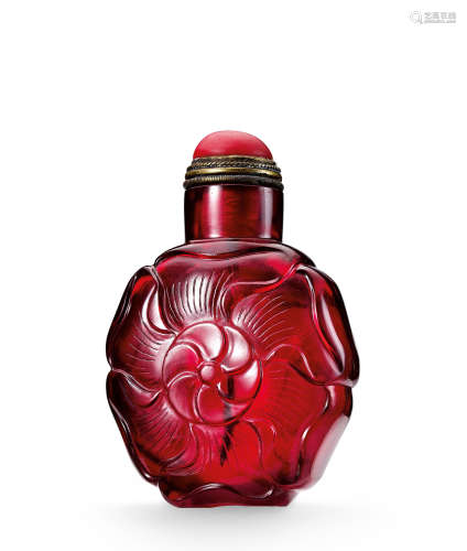 十八世纪 宝石红透明玻璃葵花纹鼻烟壶