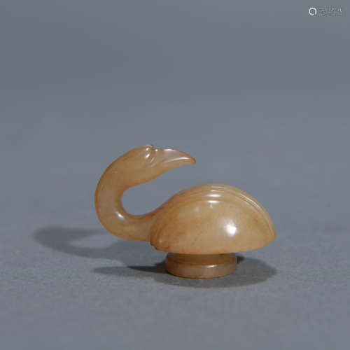 Carved Russet Jade Goose-Head Belt Hook