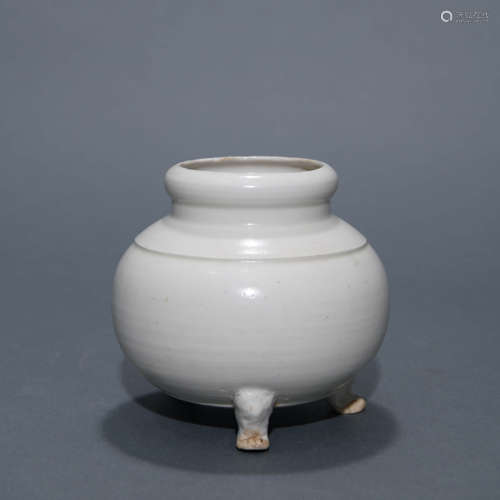 Xing Ware White Glaze Tripod Globular Censer