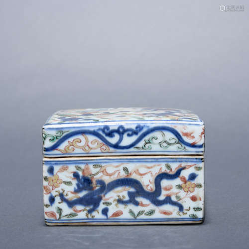 Underglaze Blue and Wucai Dragon Square Box and Cover