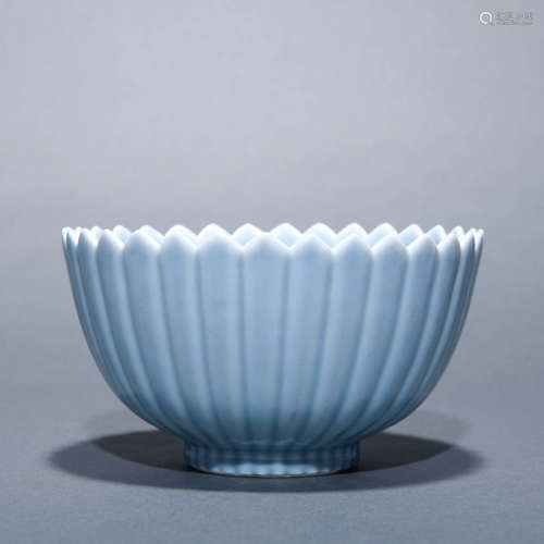 Blue Glaze Chrysanthemum-Form Bowl