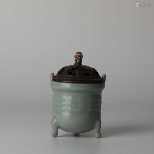 Chinese Celadon censer, Ming