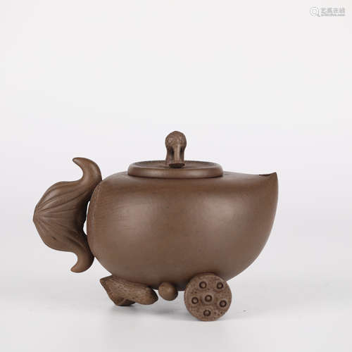 China Yixing purple clay pot