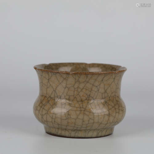 Ancient Chinese porcelain with natural cracks, Song