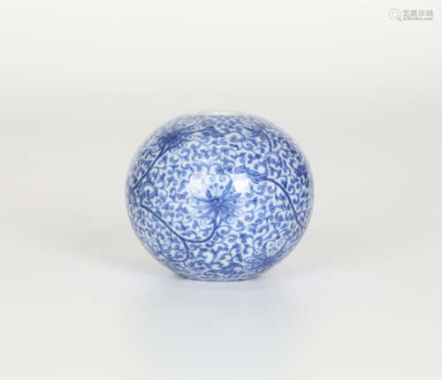 Chinese blue and white porcelain jar, Yongzheng