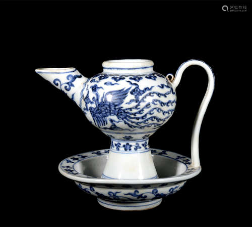 A blue and white 'phoenix' teacup