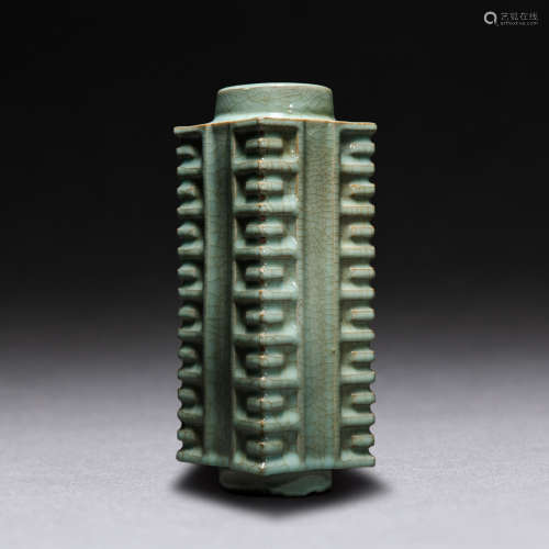 Song Dynasty of China
Longquan Kiln Bagua Porcelain Vase