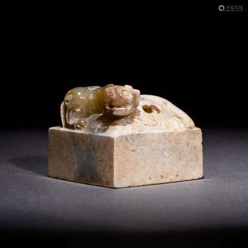 Chinese Han Dynasty
Tiger Button Jade Seal