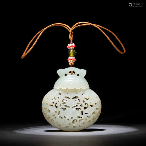 Qing Dynasty of China
Hetian White Jade Sachet