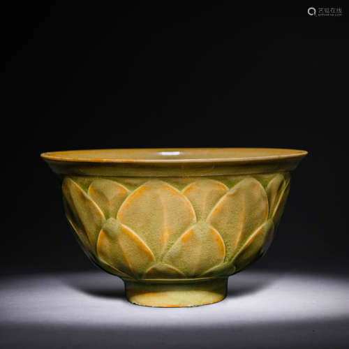 Song Dynasty of China
Yaozhou kiln holding lotus teacup