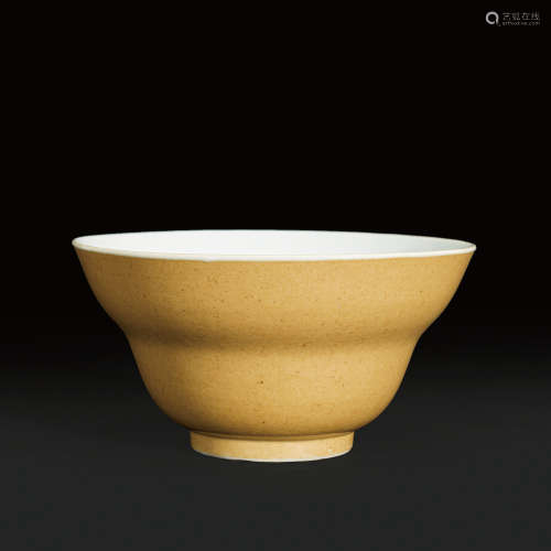 清道光  米黄釉折腰碗 瓷器