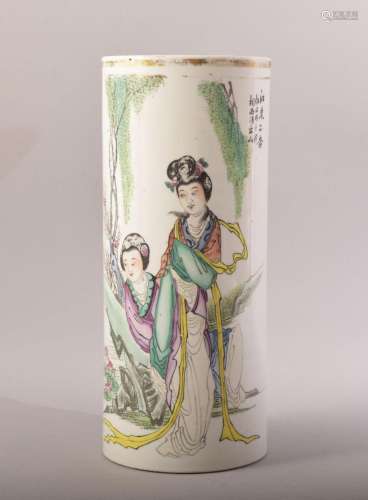 A CHINESE FAMILLE VERTE CYLINDRICAL PORCELAIN VASE, painted ...