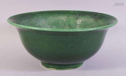 A GOOD LARGE CHINESE GREEN CRACKLE GLAZED BOWL, 26cm diamete...