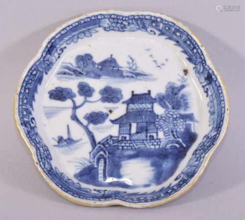 A CHINESE BLUE AND WHITE PORCELAIN SPOON TRAY, 14cm diameter...