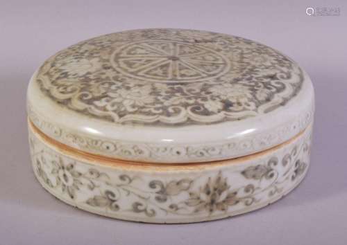 A LARGE CHINESE YUAN STYLE CIRCULAR BOX AND COVER, decorated...