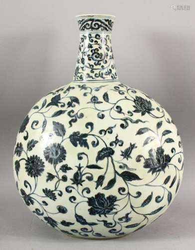 A MING STYLE BLUE AND WHITE MOONFLASK, decorated with peony ...
