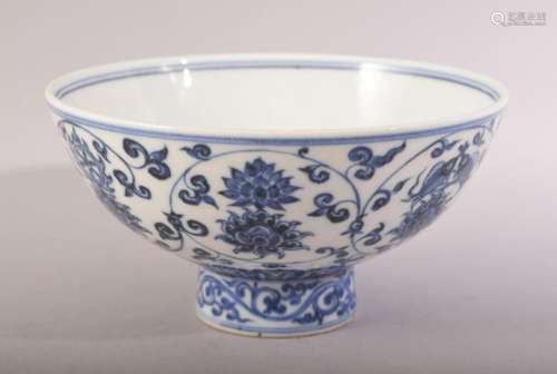 A CHINESE MING STYLE BLUE & WHITE LOTUS PORCELAIN STEM B...