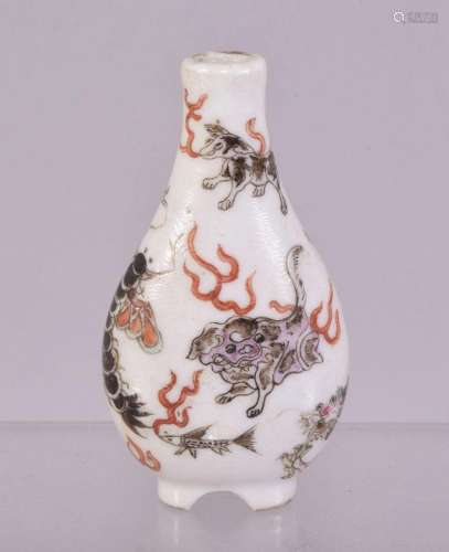 A SMALL CHINESE PORCELAIN SNUFF BOTTLE, painted with with my...