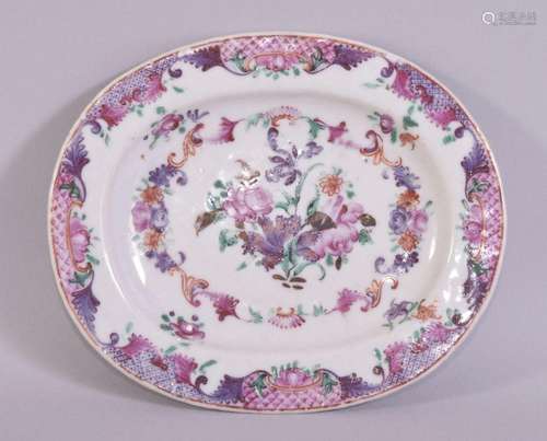 A SMALL CHINESE FAMILLE ROSE TRAY / DISH, painted with flowe...