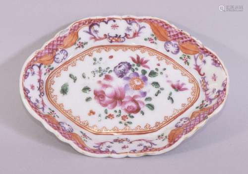 A SMALL CHINESE FAMILLE ROSE TRAY / DISH, painted with flowe...