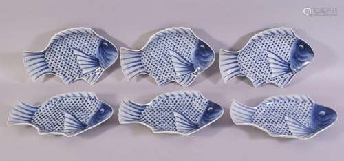 SIX CHINESE BLUE AND WHITE PORCELAIN FISH FORM DISHES, the d...