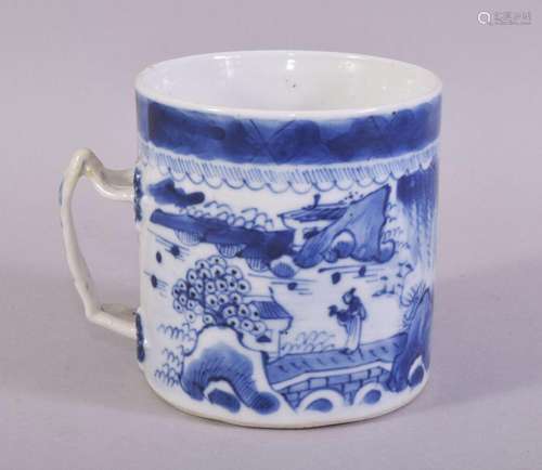 A CHINESE BLUE AND WHITE PORCELAIN MUG / TANKARD, painted wi...