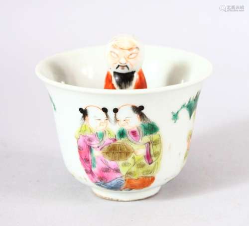 AN UNUSUAL CHINESE FAMILLE ROSE PORCELAIN CUP & FIGURE -...