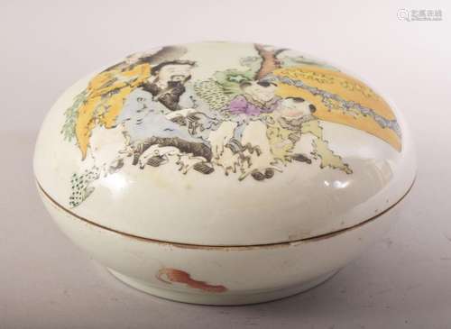 A CHINESE FAMILLE ROSE PORCELAIN BOX & COVER - depicting...