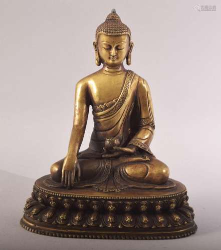 A THAI BRONZE SEATED BUDDHA, 20cm high.