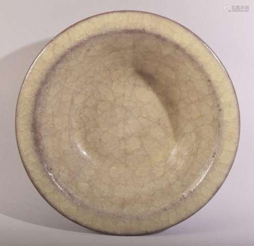 A CHINESE SONG STYLE CRACKLE GLAZED BOWL, 21.5cm diameter.