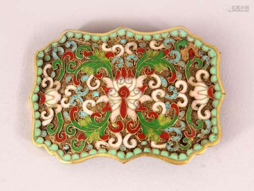 A CHINESE CLOISONNE ENAMEL BELT BUCKLE - decorated in raised...