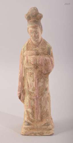 A CHINESE TERRACOTTA STANDING FEMALE FIGURE, 18cm high.