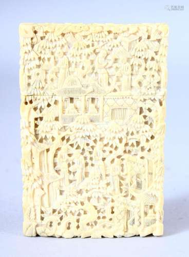 A GOOD CHINESE CANTON CARVED IVORY CARD CASE, carved with fi...