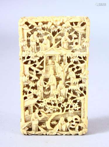 A GOOD CHINESE CANTON CARVED IVORY CARD CASE, carved with fi...