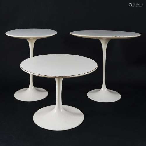3 white lacquered wood and metal small tables