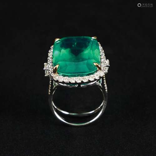 A 18kt. gold ring with a green quartz and diamonds