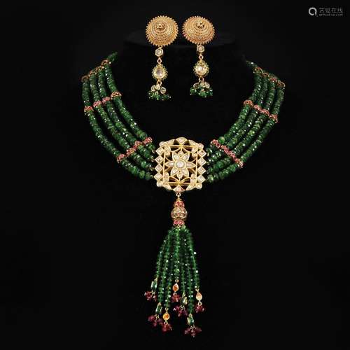 A 18kt. gold necklace and earrings with tourmalines, diamond...