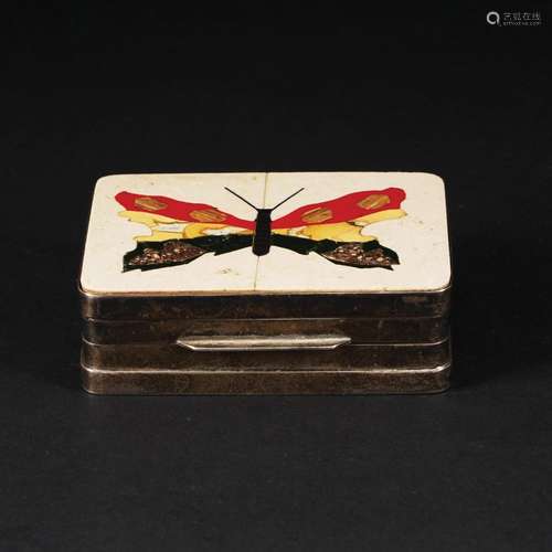 A butterfly marble inlaid cover silver snuff box