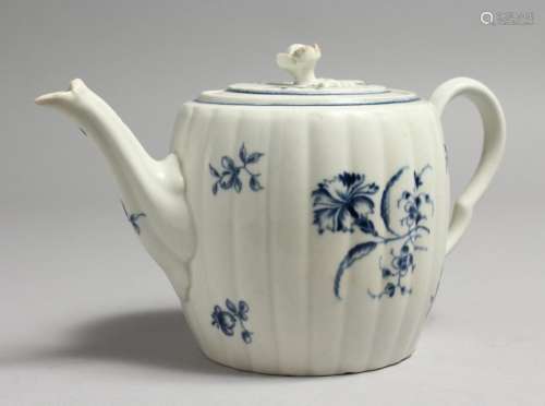 AN 18TH CENTURY WORCESTER TEAPOT AND COVER painted with the ...