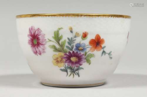 A COPENHAGEN CIRCULALR SUGAR BOWL, painted with flowers. 4in...