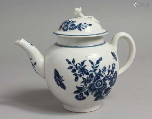 A WORCESTER BLUE AND WHITE PORCELAIN TEAPOT, the cover with ...